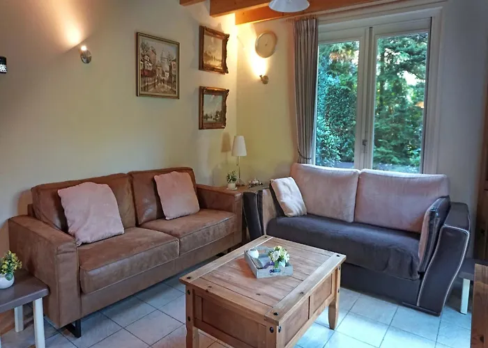 Terrace With Lush Garden Dom wakacyjny