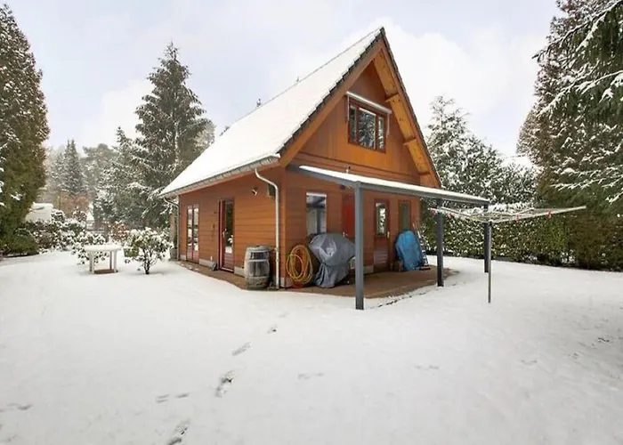 Terrace With Lush Garden Dom wakacyjny Epe